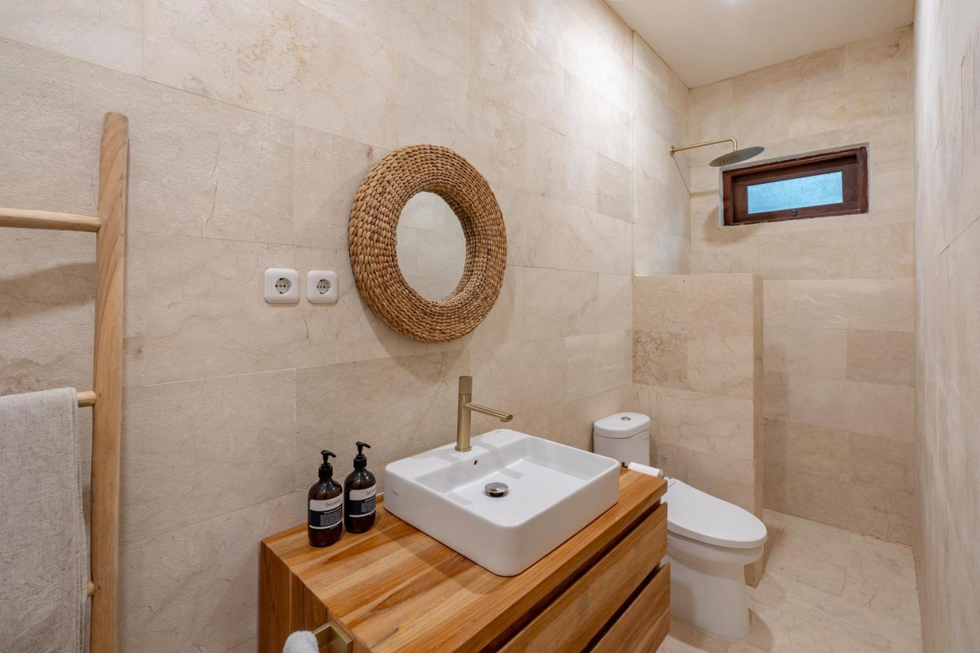 Cozy Up Villa Sanur Esterno foto